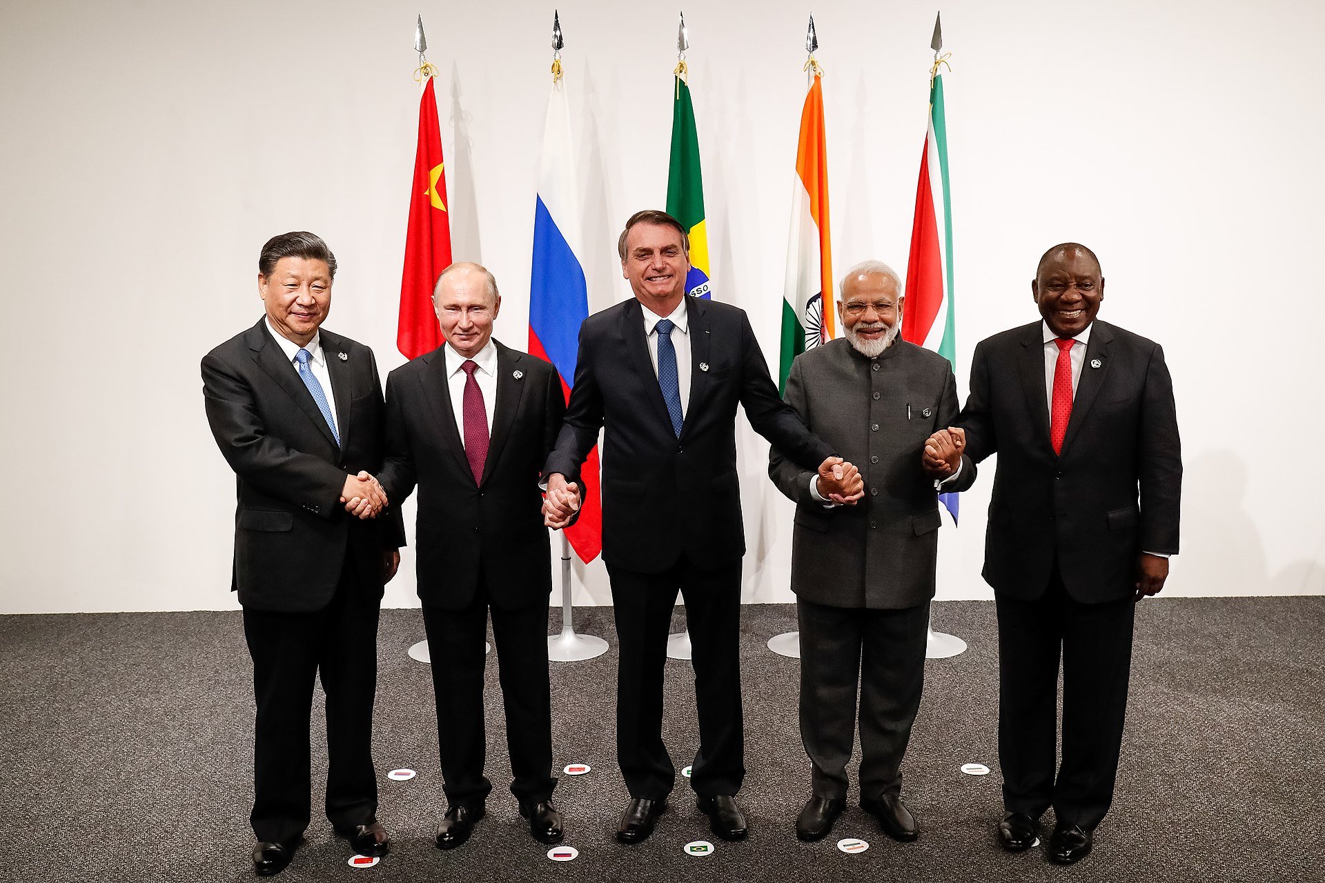 What Happens If the Value of BRICS Tether Drops?